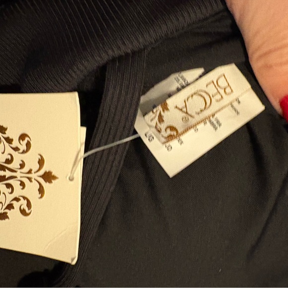 BECCA by Rebecca Virtue Black Ribbed Tankini Swim Top Removable Cups NWT L - Picture 3 of 4